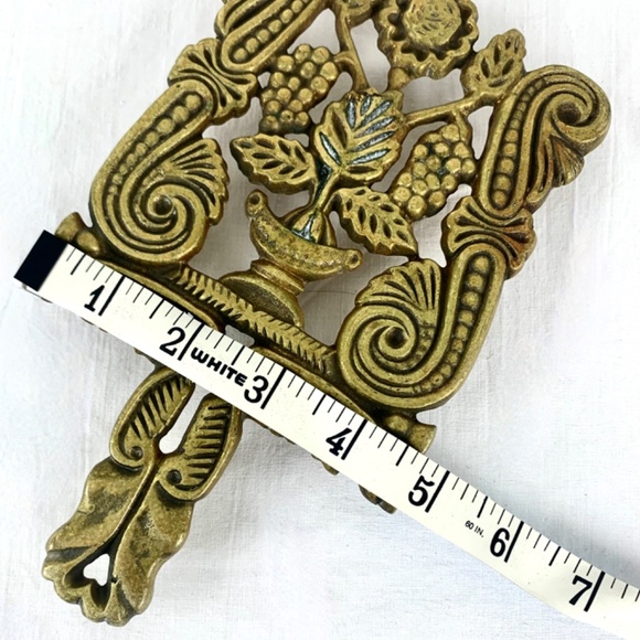 Vintage Brass Virgina Metalcrafters Ornate Trivet Wall Decor Excellent Condition - Picture 7 of 10
